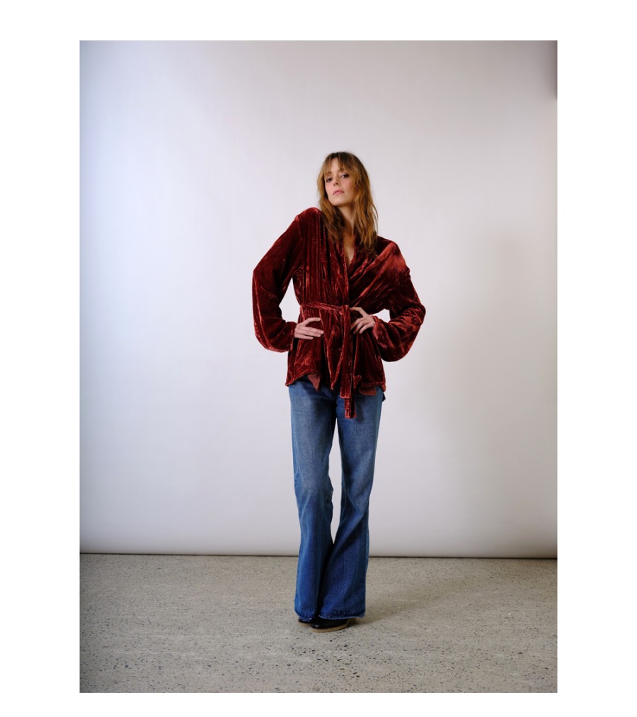 New Fall Winter Collection V.De.Vinster | Kullum Burgundy Velvet Kimono With Sleeves